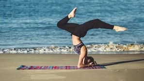 Aktiv und Fit mit Yoga im Wellnessurlaub Morgendliche Yoga-Praxis am Strand